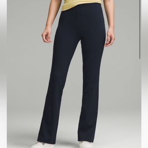 NWOT Lululemon smooth fit pull on high rise pant navy size 4